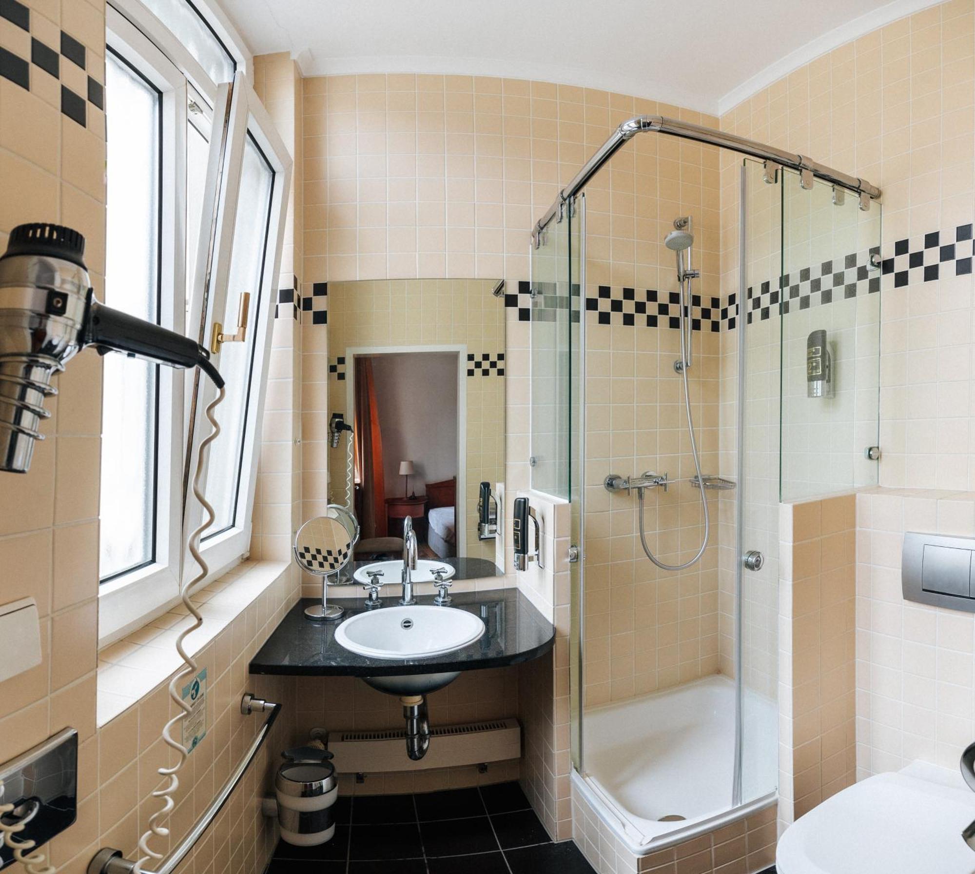 Celine Hotel Шветцинген Экстерьер фото